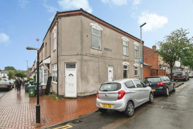 3 bed property, in Trafalgar Road, £175,000
