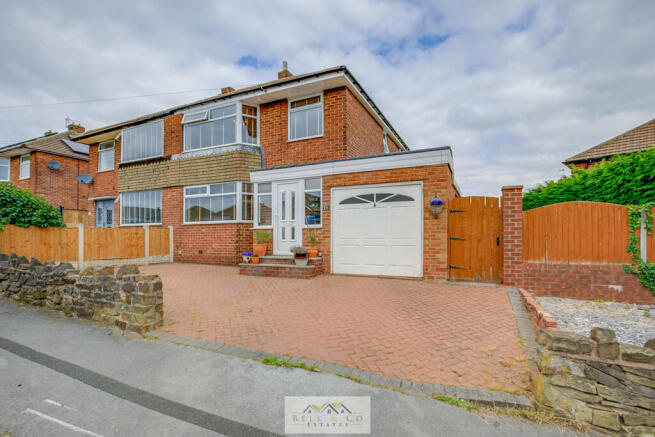 3 bed property, in Cherry Tree Road, £220,000