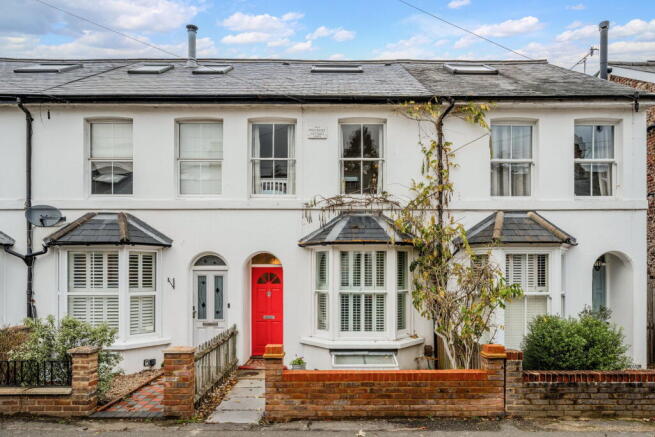 3 bed property, in Albion Road, £750,000