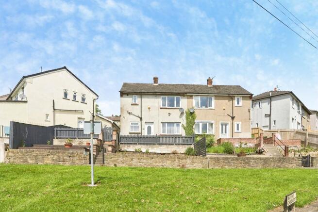 2 bed property, in Heather Grove, £110,000