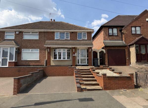 3 bed property, in Weybourne Road, £250,000