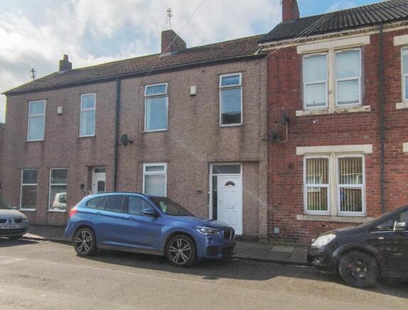 3 bed property, in Croft Road, £85,000