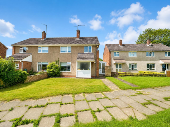 3 bed property, in Glastonbury Road, £190,000