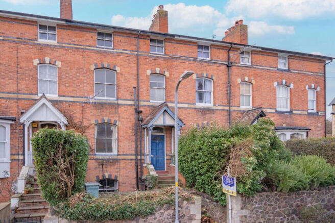 4 bed property, in 18 Manby Road, £350,000