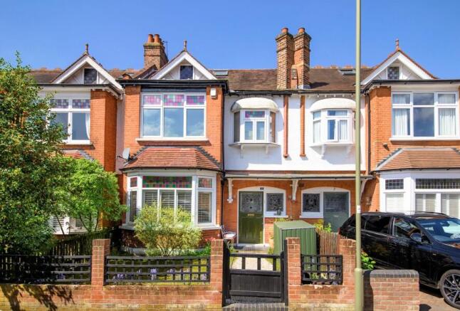 4 bed property, in Chislehurst Avenue, £1,150,000