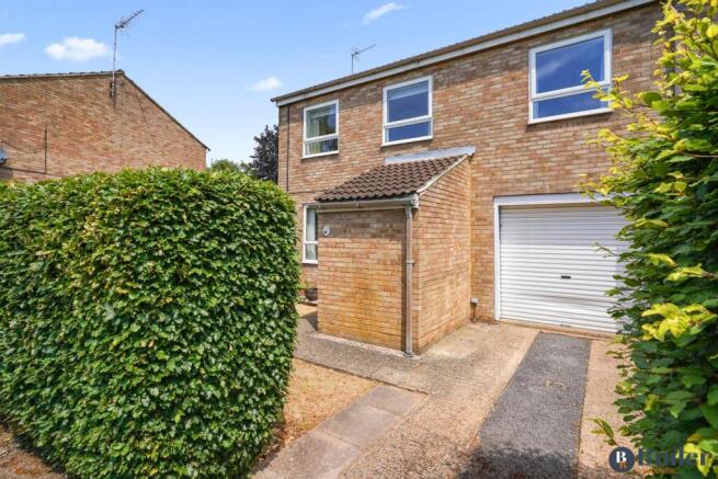 3 bed property, in Barndicott, £475,000