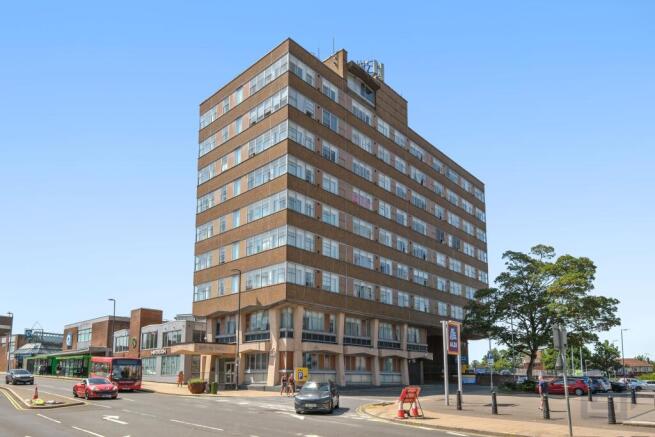 2 bed property, in 26 Priory Heights, £19,000
