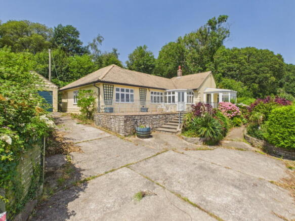 4 bed property, in Harepath Hill, £675,000