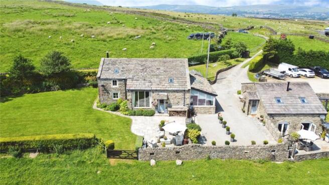 5 bed property, in Colne Road, £900,000