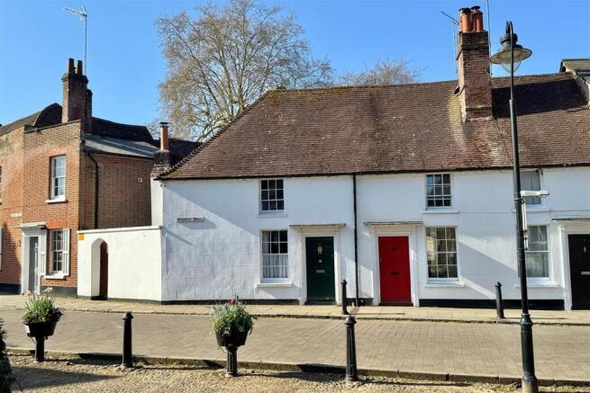 2 bed property, in Church Street, £475,000