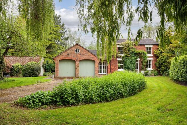 3 bed property, in Martins Moss Lane, £650,000