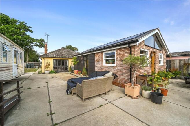 4 bed property, in Ardleigh Road, £580,000