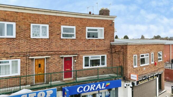 3 bed property, in The Parade, £89,995