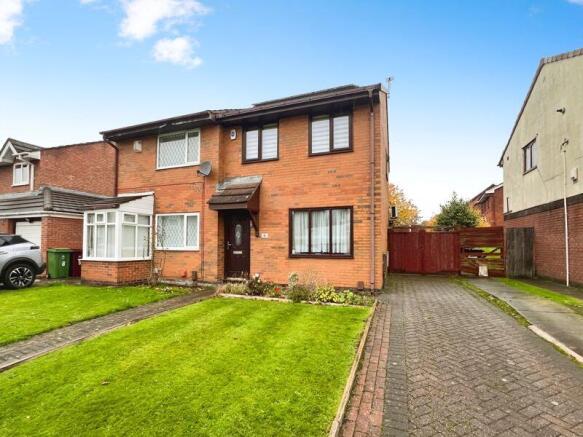 2 bed property, in Bramcote Avenue, £180,000