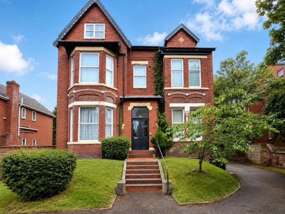 1 bed property, in Westwood Court, £100,000