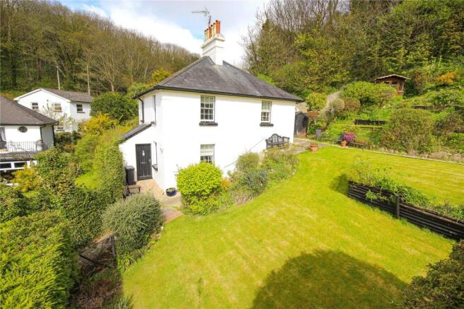 4 bed property, in Old Coastguard Cottages, £875,000