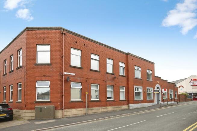 14 bed property, in Peter House, £900,000