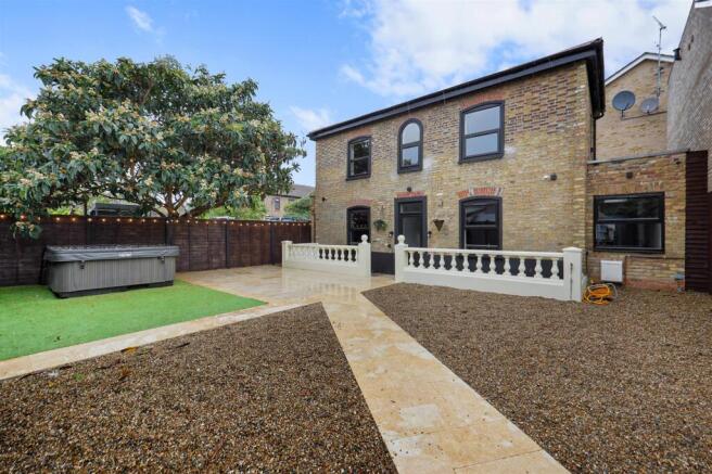 3 bed property, in Wilmot Road, £850,000