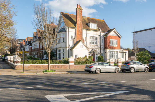 1 bed property, in New Church Road, £280,000