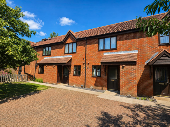 2 bed property, in Deacon Place, £279,995