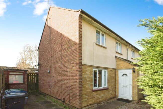3 bed property, in Atkins Close, £370,000
