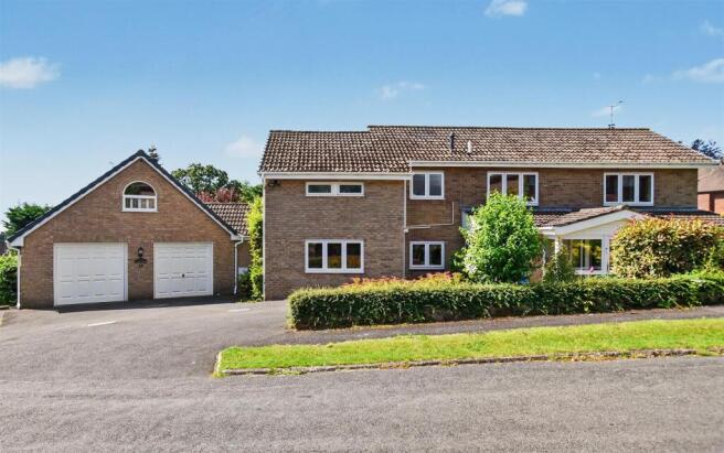 5 bed property, in Burley Drive, £925,000