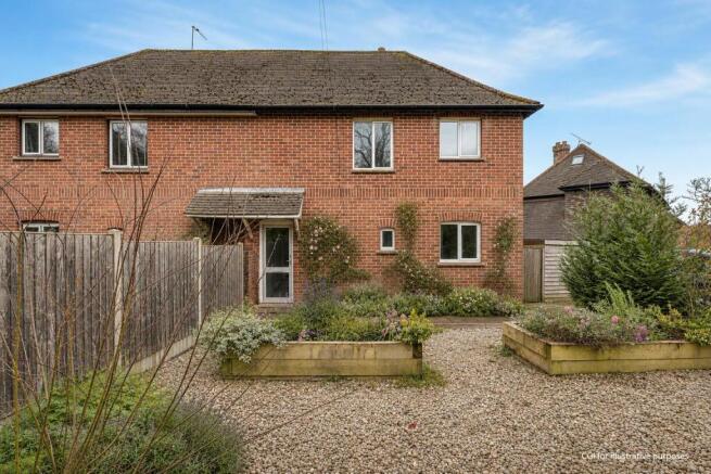 2 bed property, in Deanery Road, £400,000