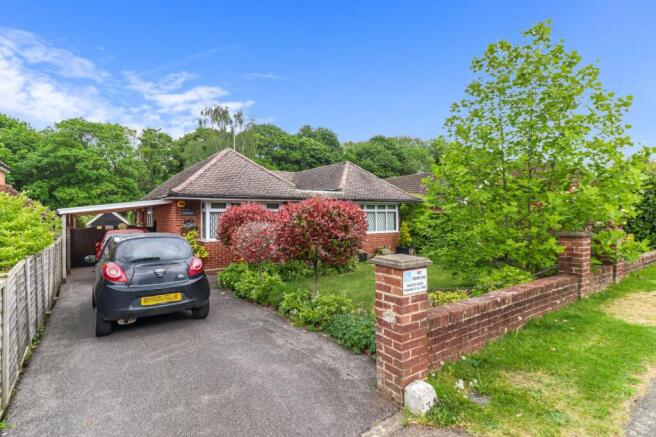 3 bed property, in Park Lane, £725,000