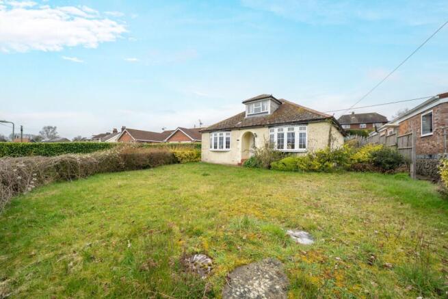 3 bed property, in Foxcotte Road, £475,000