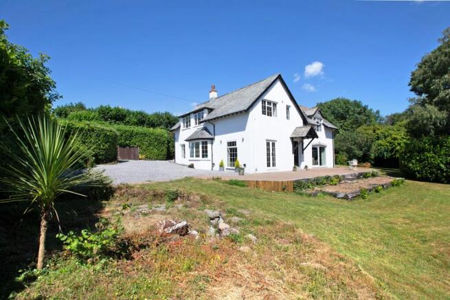 4 bed property, in Ilsington, £975,000