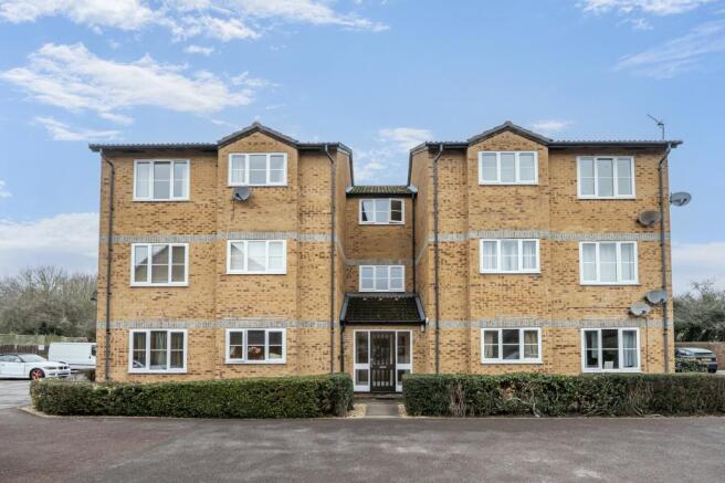 1 bed property, in Kestrel Way, £150,000