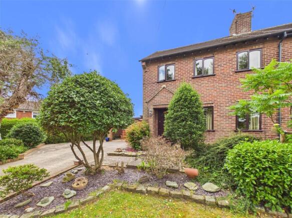 3 bed property, in Weaver Road, £250,000