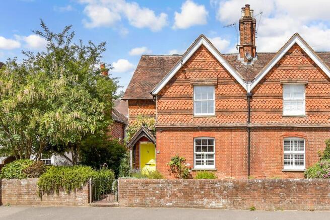 3 bed property, in High Street, £475,000