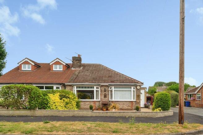 2 bed property, in Whitgift Close, £179,950