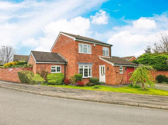 4 bed property, in Thurlow Close, £375,000