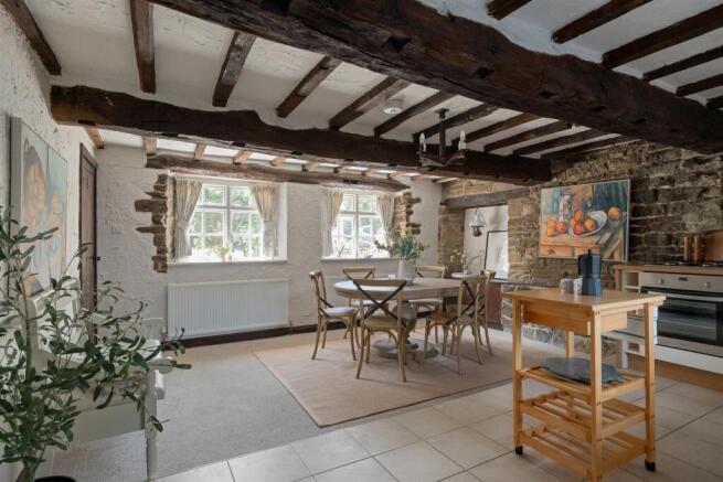 3 bed property, in Greenhill Main Road, £400,000