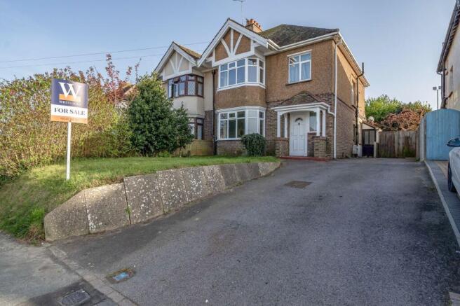 3 bed property, in Chichester Road, £370,000
