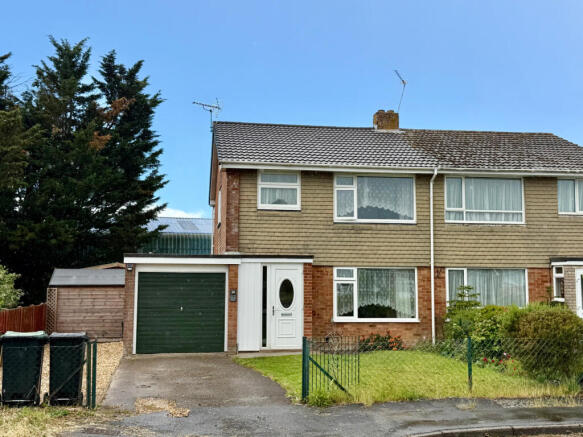 3 bed property, in Hightown Gardens, £415,000