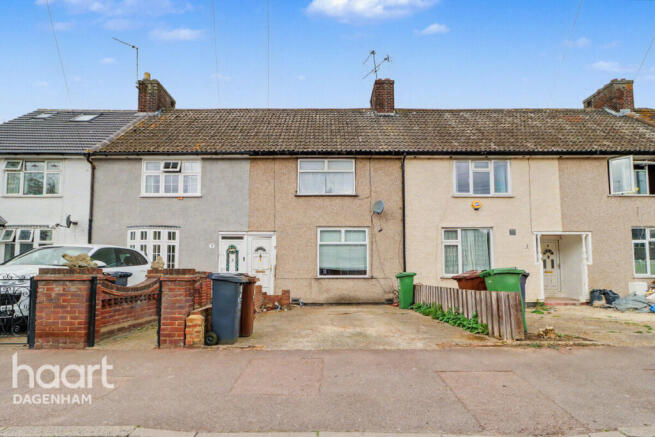 2 bed property, in Canonsleigh Road, £350,000
