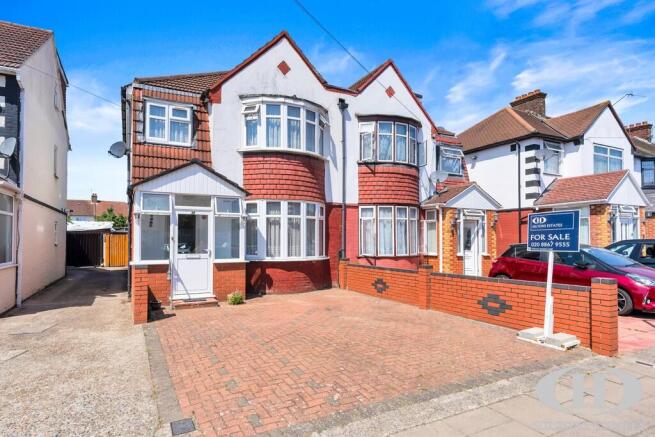 3 bed property, in Palgrave Avenue, £600,000