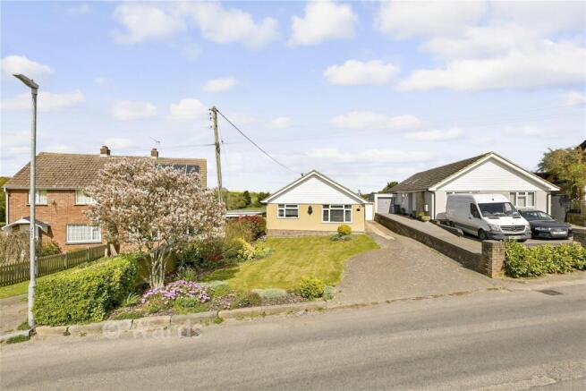 2 bed property, in Sutton Road, £325,000