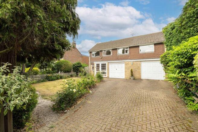 4 bed property, in Green End Street, £750,000