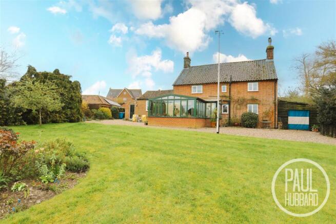 4 bed property, in Hulver Street, £780,000