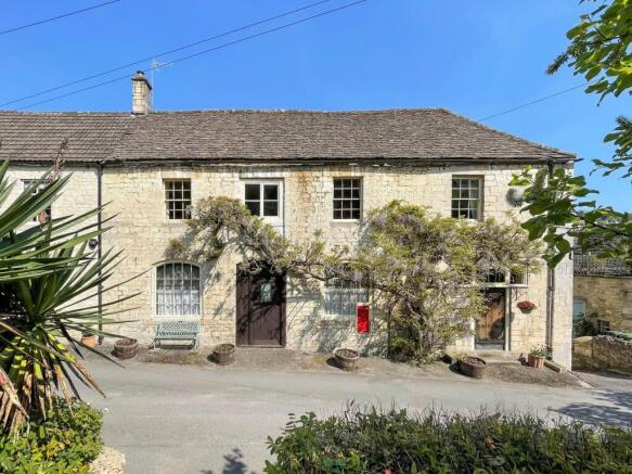 5 bed property, in High Street, £795,000