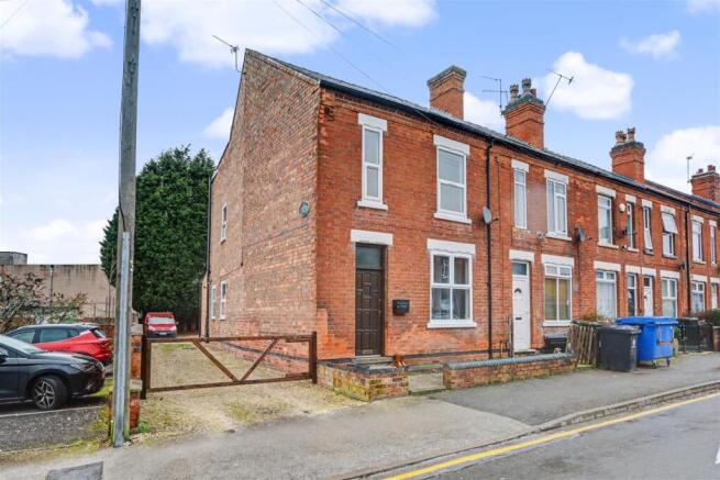 3 bed property, in Worral Avenue, £220,000