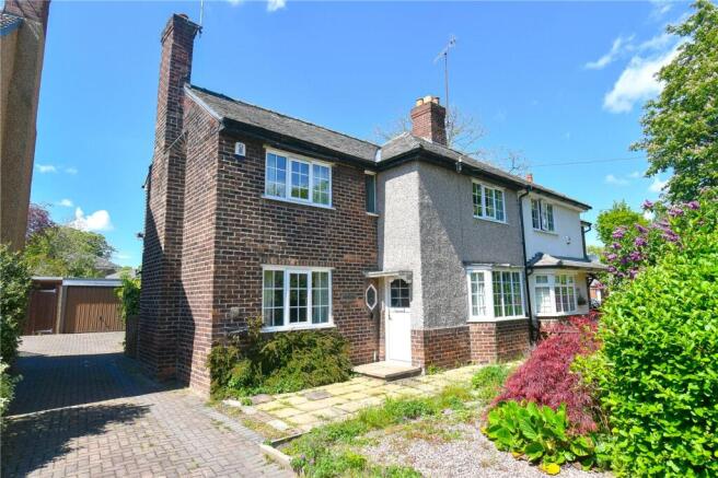 3 bed property, in St. Andrews Road, £300,000
