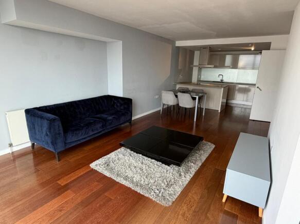 2 bed property, in Apartment 3809 Beetham Tower, £229,950