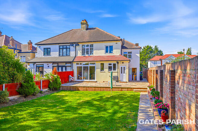 4 bed property, in Stewart Avenue, £850,000