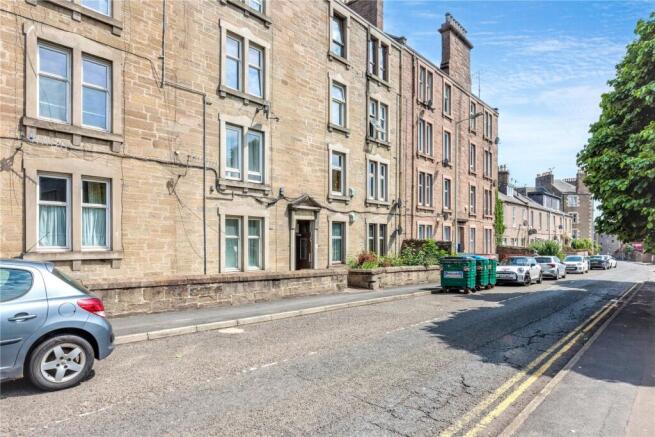2 bed property, in Milnbank Road, £95,000