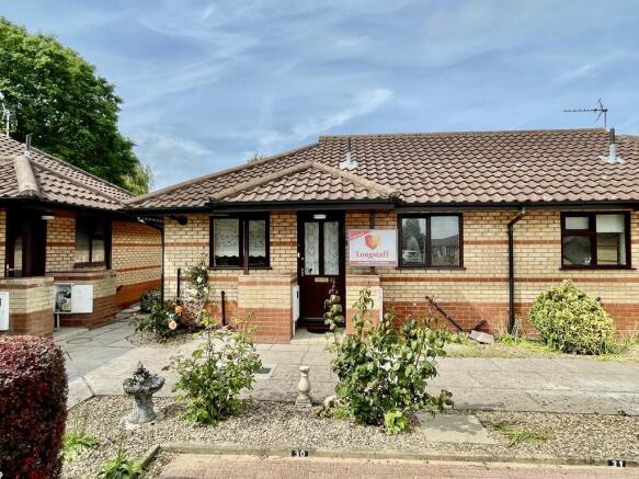 1 bed property, in Leiden Fields, £97,000